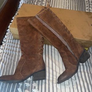 Born boots, size 9, tobacco distressed rust.
